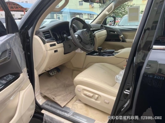 低調(diào)大哥座駕中東限量S雷克薩斯LX570絕版V8港口行情怎樣