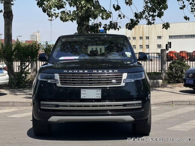 最新款路虎攬勝加長版王者歸來豪華SUV的代表港口現(xiàn)車熱銷中168萬起