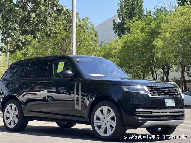 最新款路虎攬勝加長版王者歸來豪華SUV的代表港口現(xiàn)車熱銷中168萬起
