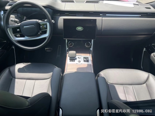 最新款路虎攬勝加長版王者歸來豪華SUV的代表港口現(xiàn)車熱銷中168萬起
