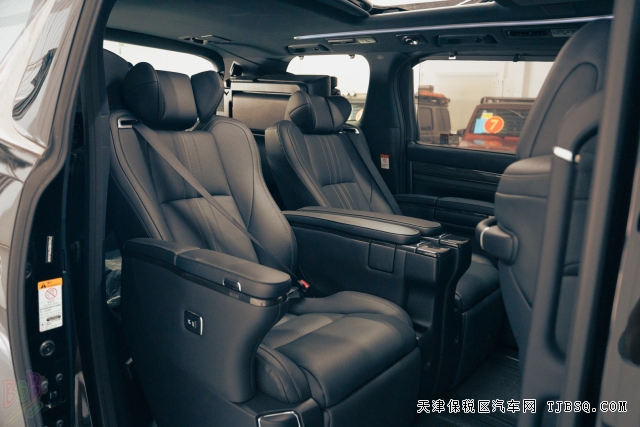 豪華舒適的MPV23款雷克薩斯LM300h七座港口現(xiàn)車最新行情135萬