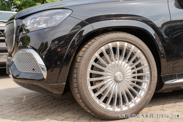 奔馳頂級(jí)SUV23款邁巴赫GLS600原裝進(jìn)口港口銷(xiāo)量慘淡最新行情230萬(wàn)