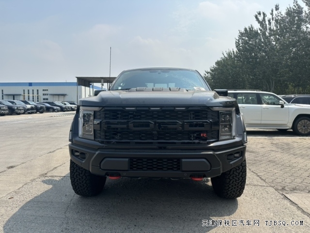 男人大玩具福特猛禽F150大皮卡港口價(jià)格一落千丈可分期購車