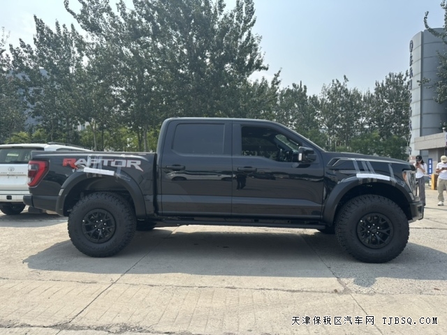 男人大玩具福特猛禽F150大皮卡港口價(jià)格一落千丈可分期購車