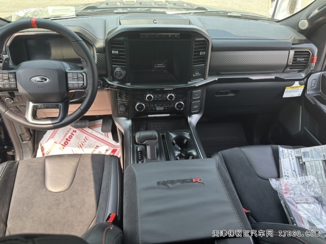 男人大玩具福特猛禽F150大皮卡港口價(jià)格一落千丈可分期購車