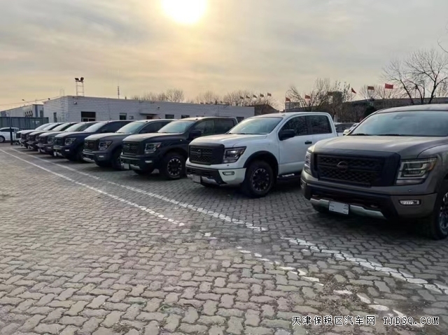 22款美規(guī)日產(chǎn)泰坦皮卡5.6L大V8超高性價(jià)比港口甩賣中