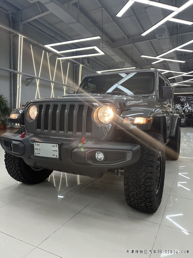 23款加版JEEP牧馬人盧比肯原廠自帶大腳包底盤升高港口現(xiàn)車