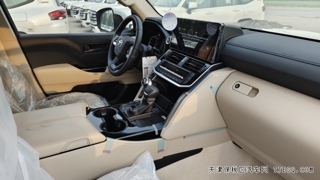 酷路澤LC300 3.5TT沙特版配置豐富落地多錢