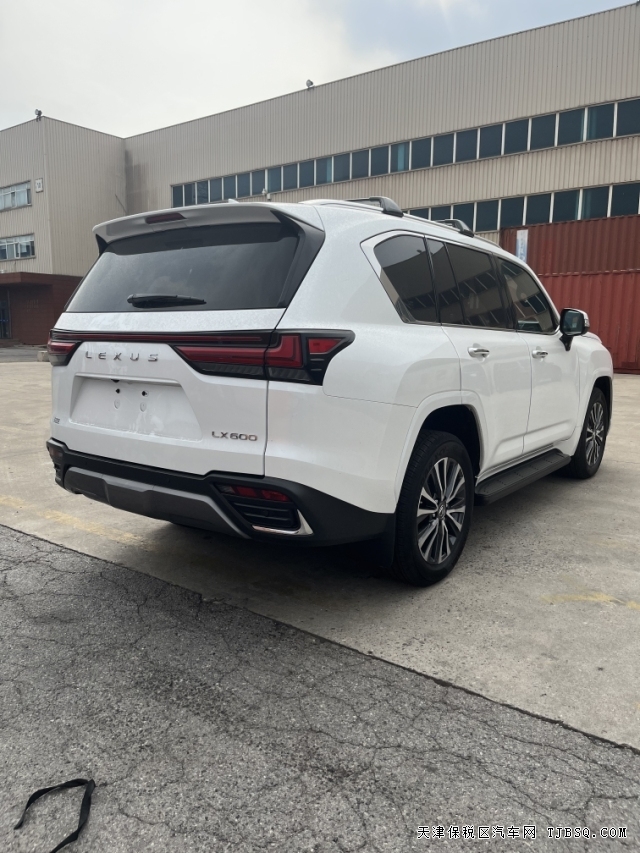 23款雷克薩斯LX600 高級(jí)版銀色中網(wǎng)現(xiàn)車支持分期
