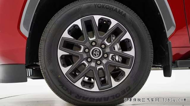 豐田最大尺寸越野車紅杉3.5T混動(dòng)版超強(qiáng)動(dòng)力超低油耗港口最新售價(jià)
