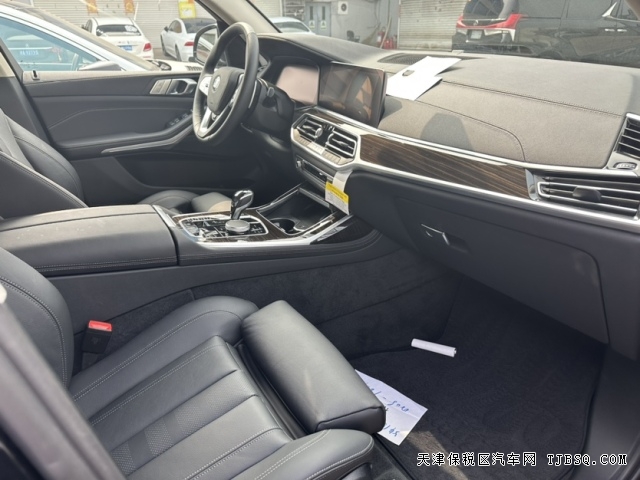 庫存性價比超高的20款寶馬X7港口最后幾臺現(xiàn)車最新行情價格