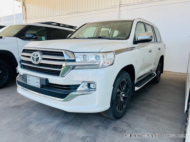 一代經(jīng)典大V8豐田酷路澤5700港口最后一批國六現(xiàn)車可分期購車
