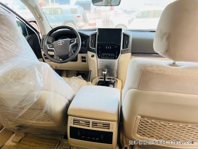 一代經(jīng)典大V8豐田酷路澤5700港口最后一批國六現(xiàn)車可分期購車