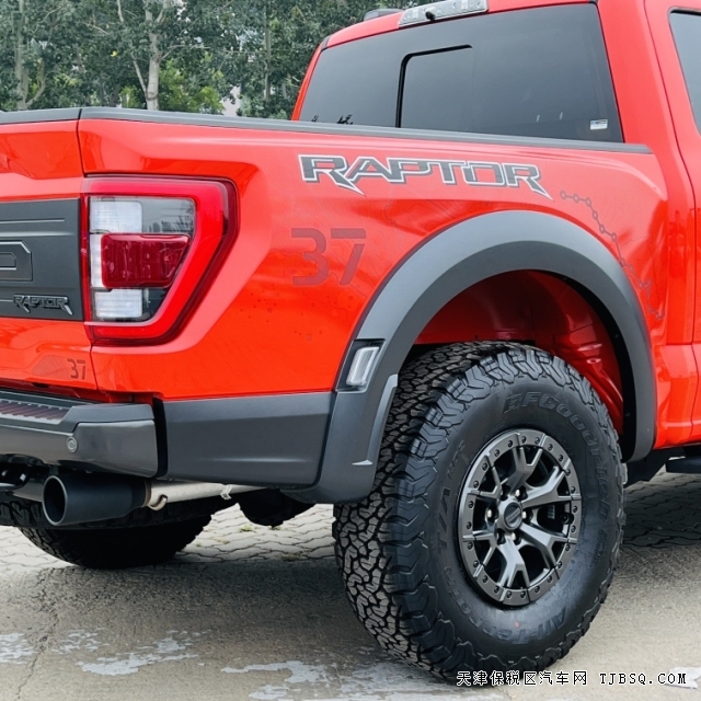 男人夢(mèng)想車型新款硬派皮卡福特猛禽Raptor3.5T37性能版港口最新行情