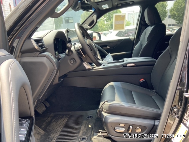 日系最高端車型23款雷克薩斯LX600港口庫存壓力大價格僅需140多萬