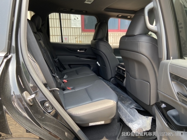 日系最高端車型23款雷克薩斯LX600港口庫存壓力大價格僅需140多萬