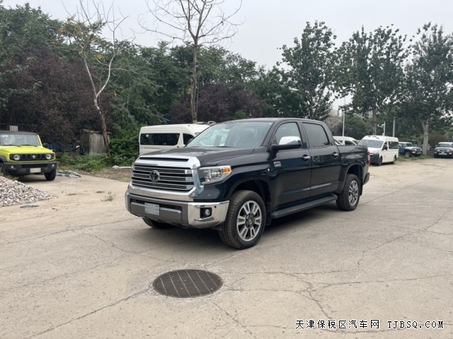 最后幾臺(tái)絕版5.7L豐田坦途V8大皮卡長(zhǎng)途穿越路上的好幫手港口最新行情參數(shù)