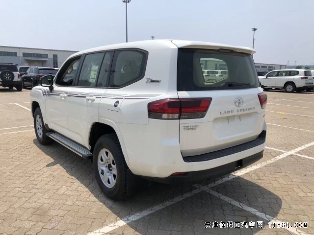 全新改款LC3300酷路澤3.3T柴油版超高燃油經(jīng)濟(jì)性現(xiàn)車(chē)促銷(xiāo)中可分期