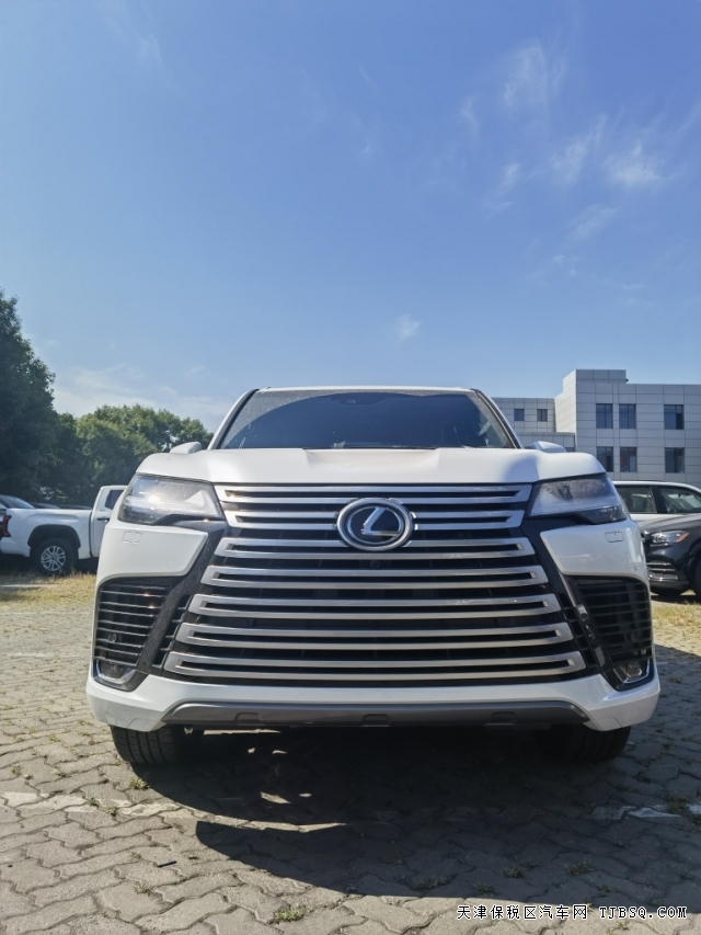 庫存積壓嚴(yán)重雷克薩斯LX600四座超豪華版本港口抄底價格170多萬可分期
