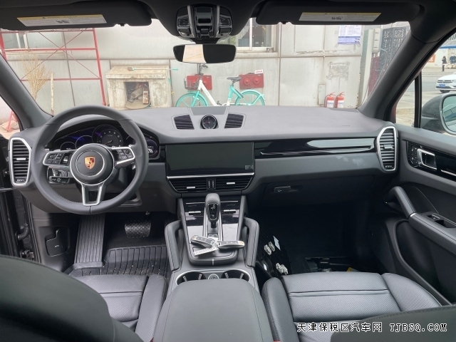 平行進(jìn)口保時捷卡宴3.0T港口現(xiàn)車落地價九十多萬可分期購車