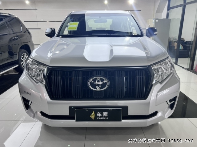 中東版豐田柴油霸道2800扭矩大油耗低港口現(xiàn)車可分期購車