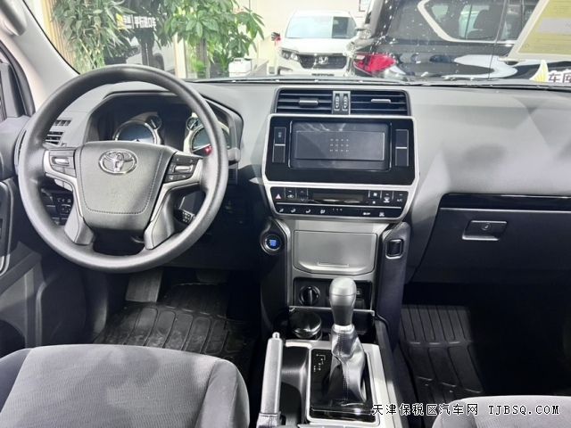 中東版豐田柴油霸道2800扭矩大油耗低港口現(xiàn)車可分期購車