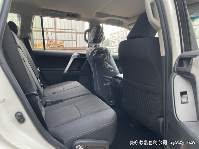 經(jīng)濟(jì)抗造省油的23款豐田霸道2800柴油版港口國(guó)六現(xiàn)車年底促銷中