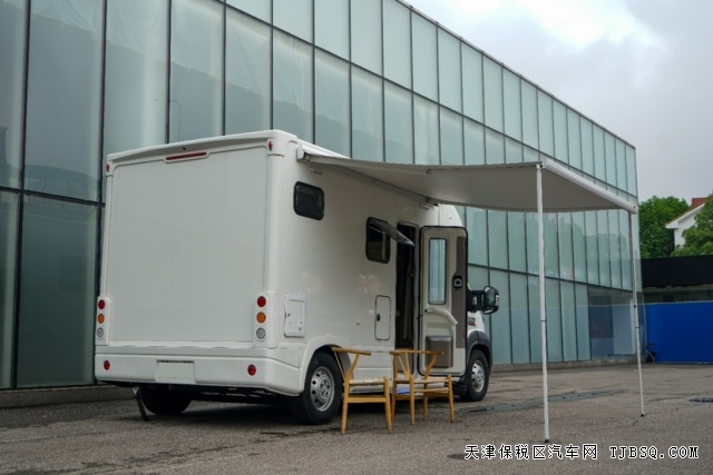 C型房車加版道奇公羊攀巖者R700（縱床）開啟你的自由生活