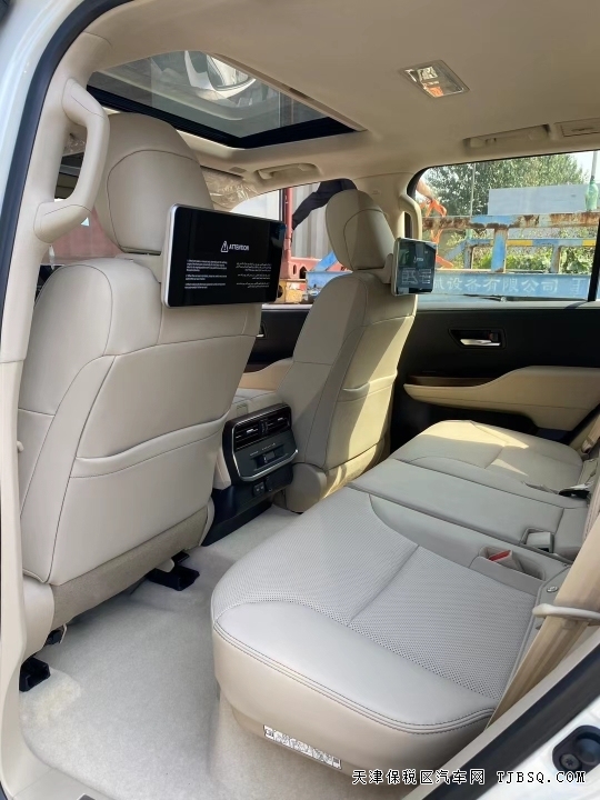 中東版豐田L(fēng)C300酷路澤3.5TT展廳現(xiàn)車(chē)年底大促中全國(guó)可分期購(gòu)車(chē)