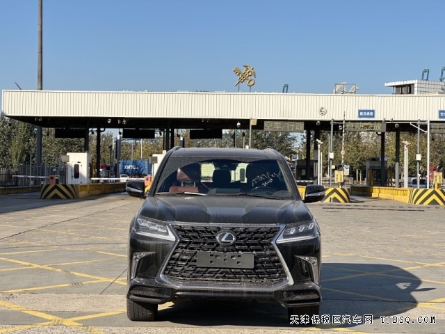 平行進口中東版雷克薩斯LX570港口最后一排5.7L自然吸氣發(fā)動機