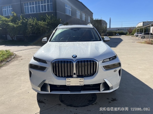平行進(jìn)口3.0T寶馬X7僅需八十多萬(wàn)就可開(kāi)回家可分期購(gòu)車(chē)