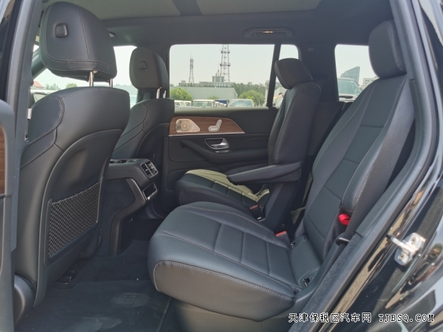 百萬級最具代表性的奔馳GLS450大型SUV港口庫存壓力大抄底好時機