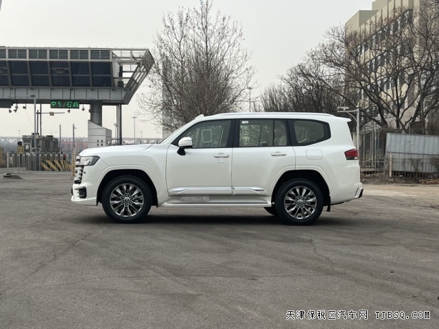 全新中東豐田酷路澤LC300高配科威特版本雷測(cè)JBL20輪港口最暢銷型號(hào)