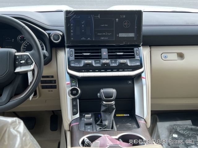 全新中東豐田酷路澤LC300高配科威特版本雷測(cè)JBL20輪港口最暢銷型號(hào)