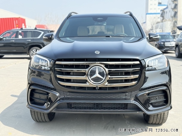 商務(wù)氣場(chǎng)2024款奔馳GLS450豪華大型SUV對(duì)比年后售價(jià)進(jìn)一步下跌最行情