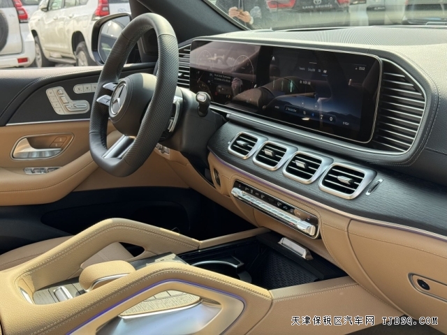 商務(wù)氣場(chǎng)2024款奔馳GLS450豪華大型SUV對(duì)比年后售價(jià)進(jìn)一步下跌最行情