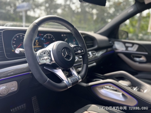 高顏值高性能的奔馳GLE53 AMG明星產(chǎn)品港口現(xiàn)車可分期