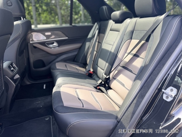 高顏值高性能的奔馳GLE53 AMG明星產(chǎn)品港口現(xiàn)車可分期
