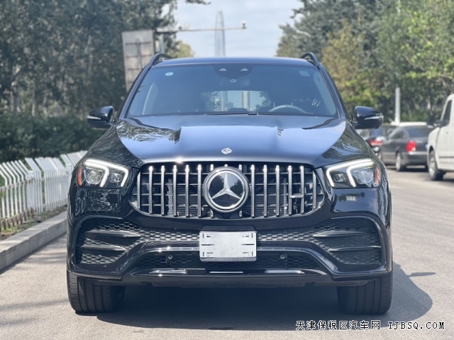 高顏值高性能的奔馳GLE53 AMG明星產(chǎn)品港口現(xiàn)車可分期