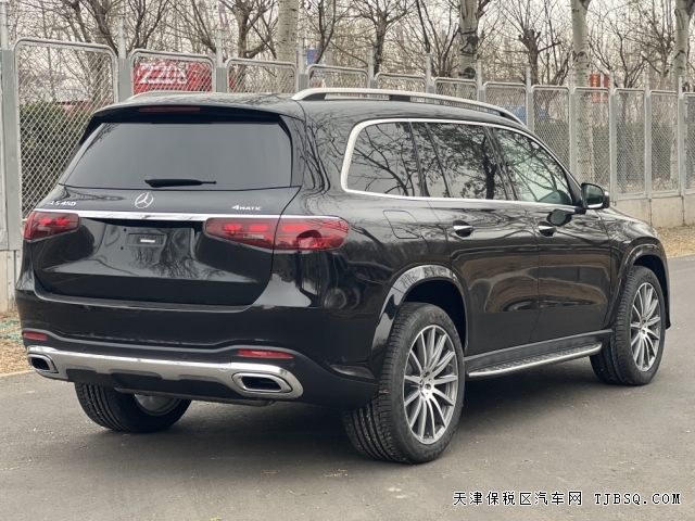 2024款美規(guī)奔馳GLS450七座AMG豪華SUV對(duì)比中規(guī)有哪些優(yōu)勢(shì)