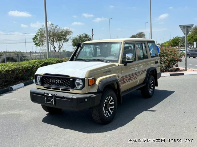 2024款中東版豐田酷路澤LC76自動(dòng)擋 2.8T柴油版港口實(shí)車(chē)展示