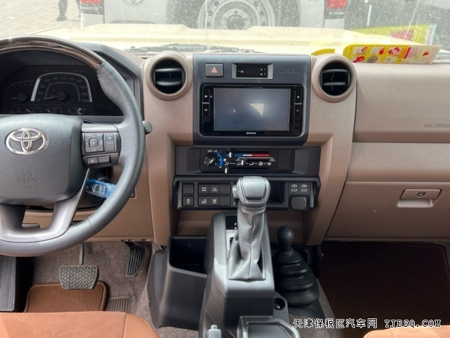 2024款中東版豐田酷路澤LC76自動(dòng)擋 2.8T柴油版港口實(shí)車(chē)展示
