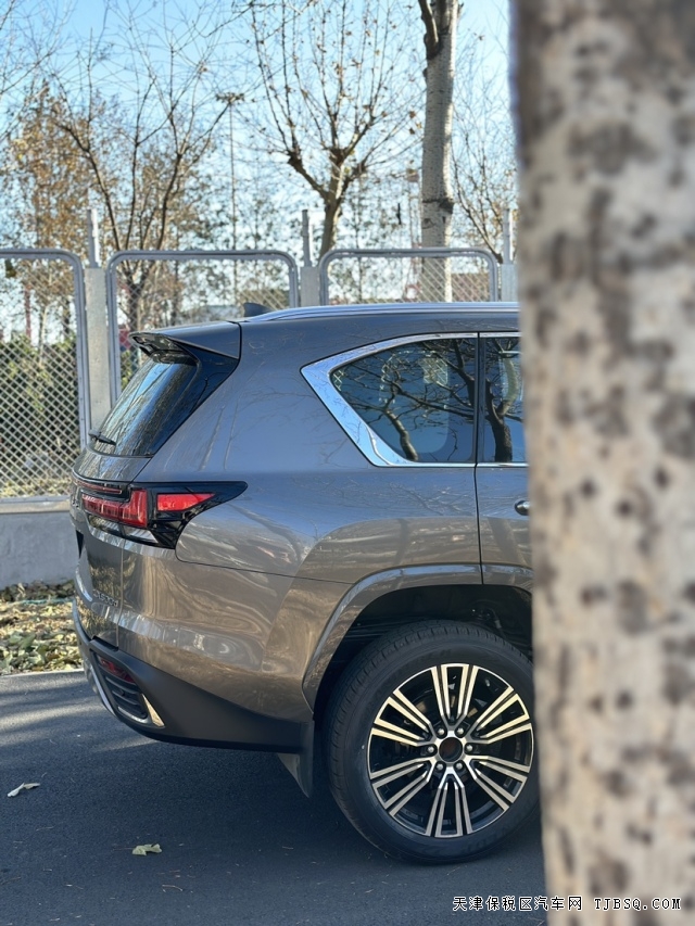 23款柴油雷克薩斯LX500d 3.3T三把鎖最新款現(xiàn)車港口隨時(shí)提
