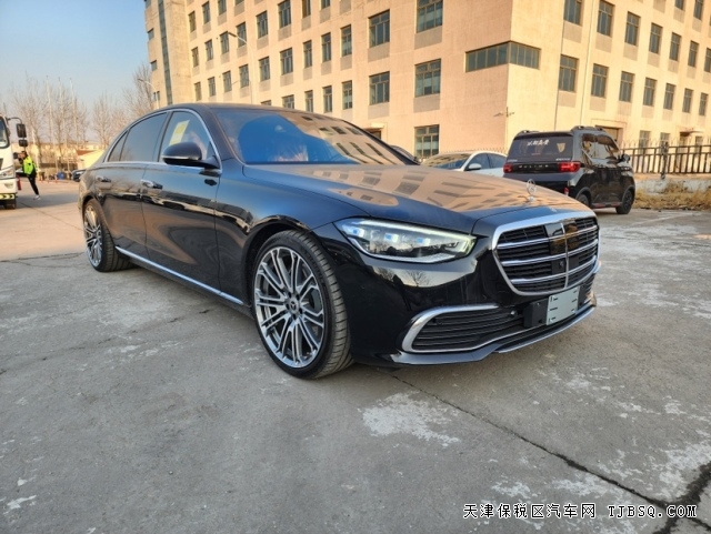  4D大柏林魔術(shù)車身后軸10度轉(zhuǎn)向數(shù)字大燈四座頂配奔馳S500港口現(xiàn)車