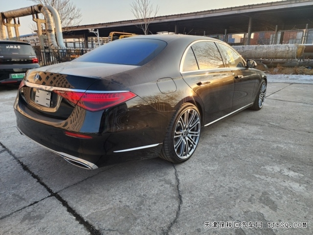  4D大柏林魔術(shù)車身后軸10度轉(zhuǎn)向數(shù)字大燈四座頂配奔馳S500港口現(xiàn)車