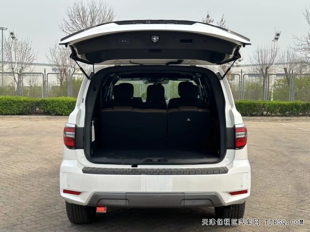 24款美規(guī)日產(chǎn)途樂阿曼達(dá)無敵戰(zhàn)艦5.6L八缸全尺寸SUV