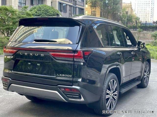 柴油版23款雷克薩斯LX500d3.3T發(fā)動(dòng)機(jī)港口現(xiàn)車配置行情