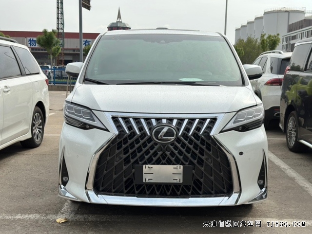國六B23款雷克薩斯LM350豪華商務(wù)車搭載3.5L發(fā)動機(jī)港口絕版車型