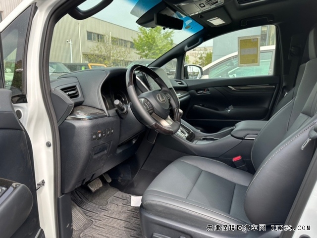 國六B23款雷克薩斯LM350豪華商務(wù)車搭載3.5L發(fā)動機(jī)港口絕版車型