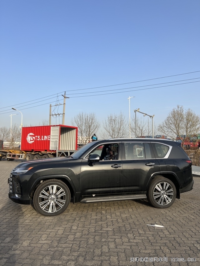 日系超豪華雷克薩斯LX600SUV港口售價(jià)138萬(wàn)起可分期